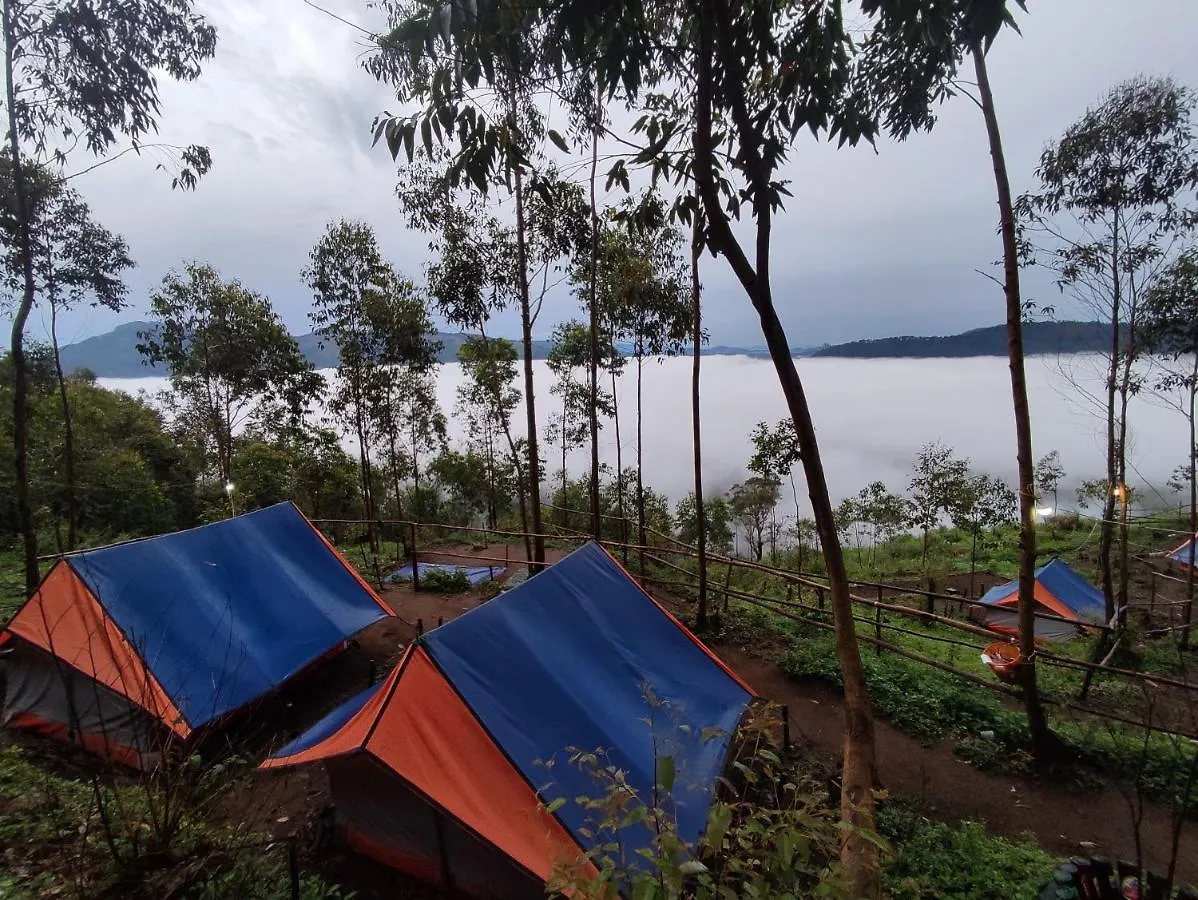 מלון Suryanelli Kolukkumalai Valley Camp