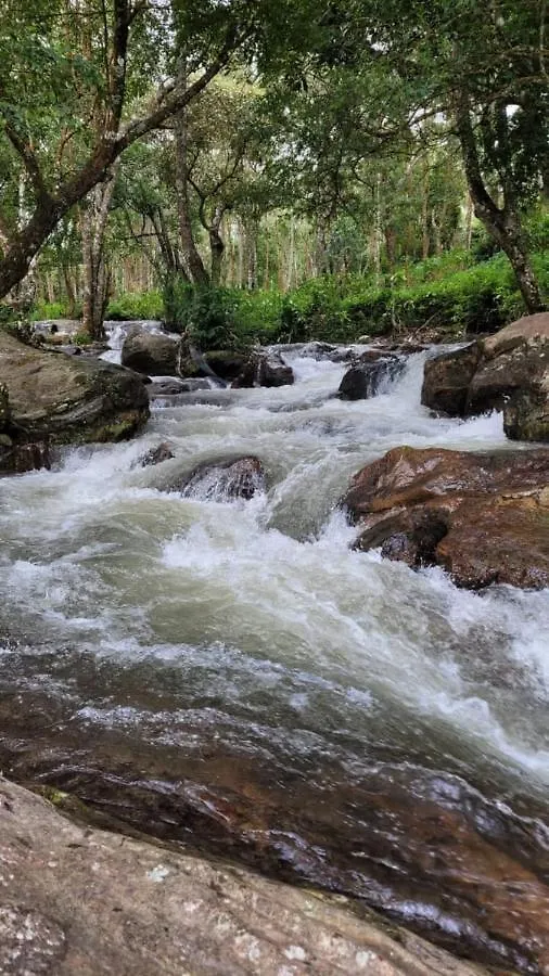 מלון Suryanelli Kolukkumalai Valley Camp הודו